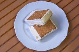 Petit Beurre Taart De Vlaamse Tiramisu Of Koekjestaart Recept Taart Taart Recepten Gelaagde Taart