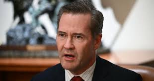 Chat-gate: Trump licenzia il consigliere per la sicurezza nazionale Mike  Waltz