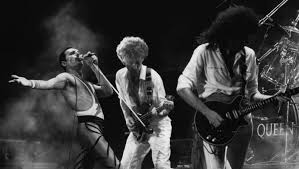 Queen is freddie mercury, brian may, roger taylor and john deacon & they play rock n' roll. Queen Neue Doku Zeigt Warum Die Band Fast Vor Dem Ruin Stand