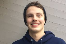 Bailey leads by example in the pool for Mercer Island