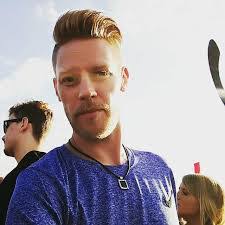 Darin Fox's Instagram, Twitter & Facebook