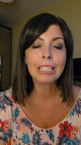 Le persone sono diventate cose. , Le donne sono sempre più oggetti di  violenza., I social in tutto questo hanno una grande responsabilità. , Da  domenica riprendo la rubrica "Come i social e ...