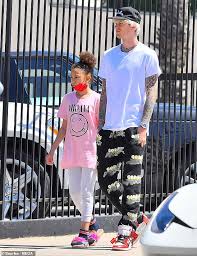 The baby's mother, emma cannon, is reportedly on good terms with the rapper. Machine Gun Kelly Grabs Takeout With Daughter Casie 12 Days After His Hangout With Megan Fox Readsector