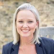 Amber Dick's Instagram, Twitter & Facebook