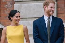 Meghan markle made her first outing as the duchess of sussex today as the newlyweds arrived at meghan markle's givenchy gown took the world's breath away when she stepped out of the car last. Meghan Markle Hamil Ini Julukan Anaknya Kelak Matamata Com