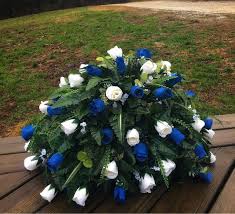 Floral arrangements for graves can be made with minimal time and effort, and often at a fraction of the cost of premade arrangements. Cemetery Flowers Headstone Saddle Grave Saddle Cemetery Grave Decorations Double Headstone Saddle Flower Arrangements For Graves Roses
