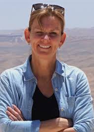 Deena Temple's Instagram, Twitter & Facebook