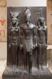 Main queen, khamerernebty to his left. Menkaure Wikiwand