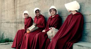 The handmaid's tale n'est donc pas seulement une série libérale, elle est aussi profondément essentialiste et biologisante dans son traitement de la. Jean Francois Pigoullie La Servante Ecarlate Analyse De L Effrayante Serie Dystopique La Regle Du Jeu Litterature Philosophie Politique Arts
