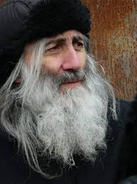 მე რომ მამა გაბრიელთან მივედი... ცოდნაზე იქ არ იყო ლაპარაკი, თუ სამყარო  ასეა აგებული თუ ისე, პირდაპირ მომთხოვა საქმე. ... -- მეო, ორმოცი წელიო ...