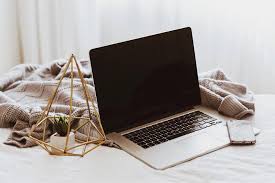 Gambar orang lari dan orang makan nasi. Ada Baiknya Jika Kita Beristirahat Sejenak Dari Hiruk Pikuk Pekerjaan Menikmati Waktu Berkualitas Dengan Orang Orang Tercinta Hidup Sehat Instagram Gaya Hidup