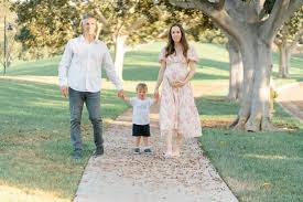 Image result for tbn:89j_M0kB5dmhMM::www.portaldafamilia.org/images/familia1a.jpg