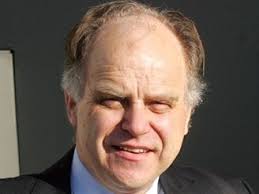 Stack opustí spořitelnu a vrátí se do New Yorku