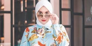 Kerudung crown kerudung anak kerudung bayi/jilbab anak/jilbab bayi ter. Unggah Foto Jemur Bayinya Tanpa Berhijab Irish Bella Bikin Netizen Berdebat Diadona Id