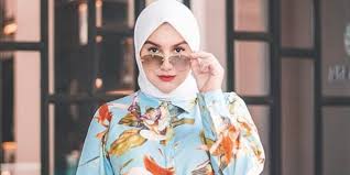 Gambar anak sd berkerudung : Unggah Foto Jemur Bayinya Tanpa Berhijab Irish Bella Bikin Netizen Berdebat Diadona Id