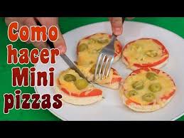 Pin De Marcela Zapata Garcia En Bocaditos En 2020 Mini Pizzas Recetas Divertidas Pan De Molde
