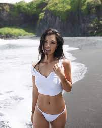 Lily muni he — almost fell into the tub not gonna lie probably the youngest on this list, lily muni he is a chinese origin professional female golfer. Pin On Girls