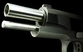 Available in government and commander sizes in stainless and blued carbon steel. What Is The Thing Beneath A 1911 Barrel That Is Visible When Pulling The Slide And Why Some Have It And Others Dont Quora