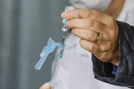 Campania națională de vaccinare va avea 3 etape, acestea fiind stabilite în baza disponibilității. Covid 19 Curitiba Vacina Pessoas De 50 Anos Completos Na Segunda 21