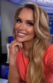 Nap time in one of my favorite shirts “She's got •Memphis Soul• and a Heart  of Gold”💛