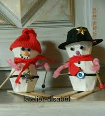 Boite à oeufs poules en cellulose verte pouvant contenir 6 oeufs de poules. Bonhomme De Neige Skieur Boite A Oeuf Bricolage Noel Boite Oeuf Decoration Noel Enfant