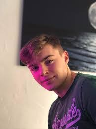 Iris Mchugh's Instagram, Twitter & Facebook