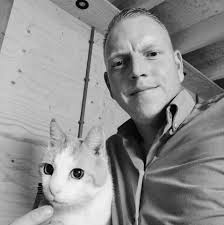 Seeing as this is for dull conversation. I have to say how dull it is that  everyone has started a trend for banana scales but rarely does anyone have  a banana and