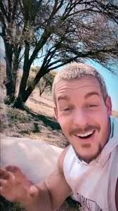 It's impossible to fake a relationship with a Lion 🦁🙏🏼❤️ (Comment  below👇🏼) #deanschneider #lovelions #loveanimals