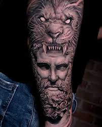 🏛Heracles🏛 Arquetipo de coraje y valentía, Uno de los trabajos  principales de hércules fue vencer al león de nemea una bestia voraz que  acechaba en el campo a la cual arrincono en