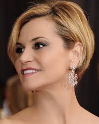 Mi sono colorato i capelli di blu!! Simona Ventura Lascia Decidere Ai Fan Il Suo Nuovo Taglio Di Capelli Capellistyle