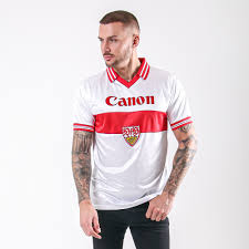 Vfb stuttgart trikot away 2015/2016 herren unterstütze deinen verein in dem offiziellen auswärtstrikot der spielzeit 2015/2016 und zeige jedem für welches team dein herz schlägt. Vfb Stuttgart 1980 Trikot Shirt Vfb Stuttgart Retro Jersey 3 Retro