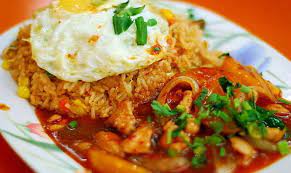 Nasi goreng/fried rice is a popular dish in southeast asia. Resepi Nasi Goreng Paprik Sedap