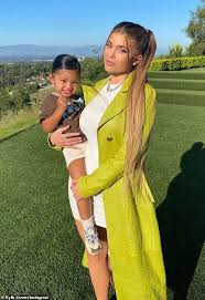Bath time, kylie captioned a precious. Kylie Jenner Poses With Daughter Stormi At Scott Disick Birthday Party Kylie Jenner Outfits Kylie Jenner Instagram Kylie Jenner Look