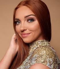 Adrianna Watts's Instagram, Twitter & Facebook