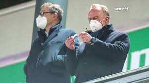 Zapravo sve govori naslovna fotografija. Fc Bayern Karl Heinz Rummenigge Erklart Kuriose Maske