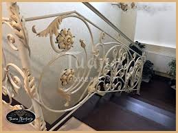 Ferforje Merdiven Korkulugu Ferforje Merdiven Korkuluk Modelleri Merdiven Korkuluklari 2020 Merdivenler Korkuluklar Ev Icin