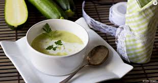 Profitez de la découverte de nouveaux mets et plats parmi les meilleures soupes. 3 Recettes De Soupes Froides Et Originales Pour L Ete Terrafemina