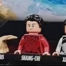 Главный герой — американец китайского происхождения и профессиональный мастер рукопашного боя. Leaked Lego Set Reveals First Look At Shang Chi Costume Potato Quality Resetera