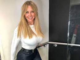 Carol vorderman continues to enjoy her staycation in wales as she hikes to a lake in tight black workout gear. Looks Younger Than When She Was On Countdown Carol Vorderman Wows Fans With Stunning New Look Wales Online