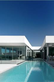 En Manque D Inspiration Pour Le Design De Votre Maison L Architecture Est Une Bonne Maniere D Etre A La Pointe Maison De The Plan Architecte Piscines De Reve