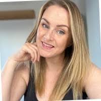 Karen Cookson's Instagram, Twitter & Facebook