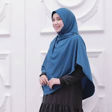 Siapa Dah Tengok Semua Pilihan Warna Tudung Ustazah Komen Saya Dah Available Di Website Tau Www Hijabgaleria My Tudung Hot Selendang Kecantikan