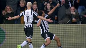 Schot met links van teun bijleveld (heracles almelo) vanuit het midden van het strafschopgebied te 45' luciano slagveer (fc emmen), schiet rechterpaal met een kopbal vanuit het midden van het. Heracles Verslaat Emmen En Staat Opeens Dik In De Subtop Van De Eredivisie Sportnieuws