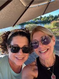 Pamela Hahn's Instagram, Twitter & Facebook