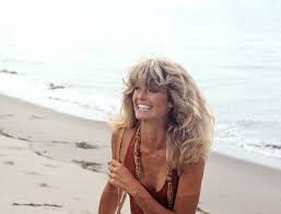 Farrah leni fawcett was an american actress, fashion model, and artist. Farrah Fawcett S Style In 10 Summer Essentials Vogue Paris