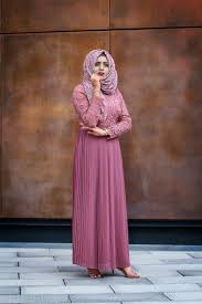 Gray walls there are more than fifty shades of gray and every single one was used in home décor in 2018. How To Mix And Match Scarves With Your Favourite Outfits A Form Of Self Expression
