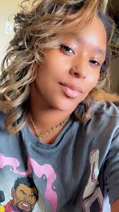 Remove the mic first 😂💔😭🤣 Explain why you don't have any money in your  account? M: Remove the microphone, want to cry first.