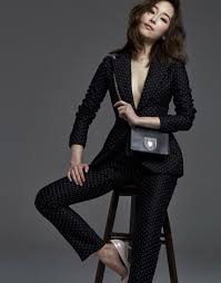 His height is 1.78 m and weight is 65 kg. Seo Hyun Jin Bio Wiki Net Worth Dating Boyfriend Age Height