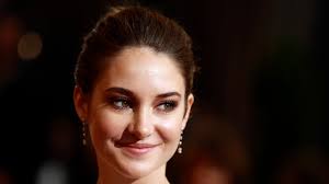 Shailene woodley split from her boyfriend, former crusaders and north harbour rugby star ben volavola, after realising she wasn't able to fully commit to a relationship. Shailene Woodley Opens Up About Coming Of Age Divergent And The Faults In Our World