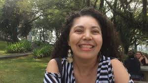 Após violência doméstica, câncer e fome, mulher fica 5 anos em abrigo e  cursa psicologia